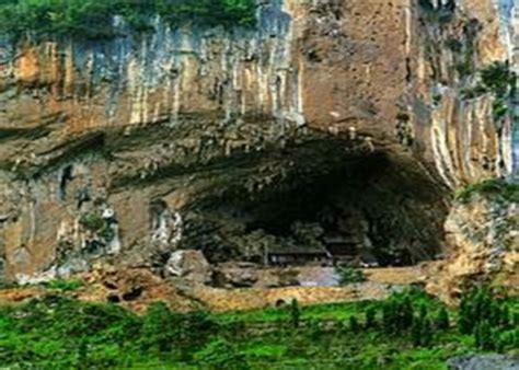 where in china are the panxian caves